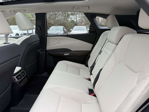 Used 2025 Lexus RX 450h Luxury w/ Convenience Package image 18