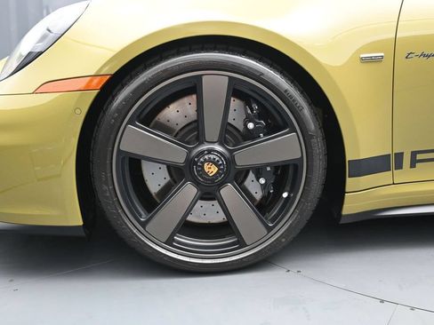 Certified 2026 Porsche 911 GTS RWD image 10