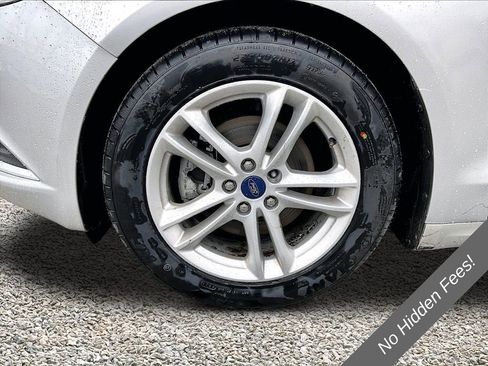 Used 2018 Ford Fusion SE w/ Fusion SE Technology Package FWD image 9