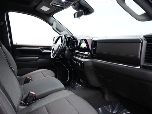 Used 2022 Chevrolet Silverado 1500 LT image 10