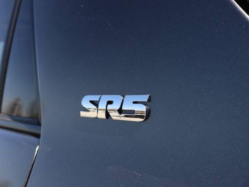 Used 2020 Toyota 4Runner SR5 Premium w/ Moonroof Package image 18