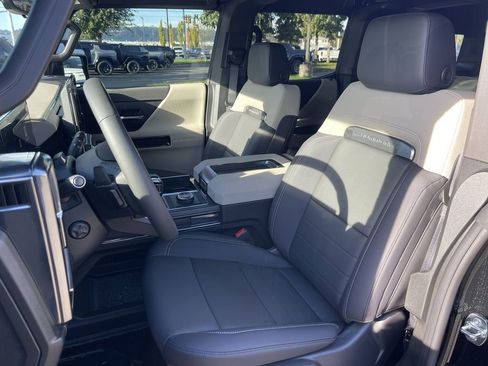 New 2026 GMC Hummer EV SUV w/ LPO, Roof Cross Rail Package AWD/4WD image 19