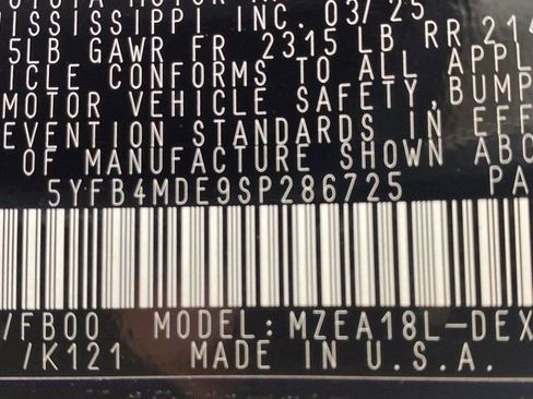 Used 2025 Toyota Corolla LE image 26