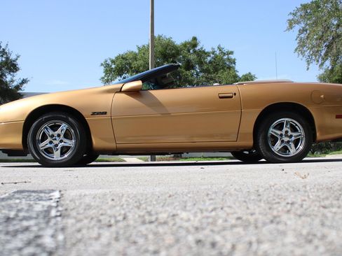Used 1998 Chevrolet Camaro Z28 RWD image 8