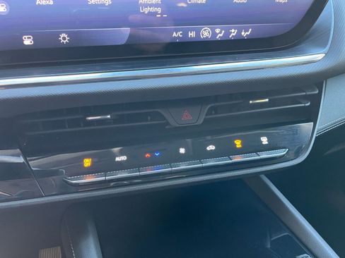 Used 2024 Buick Envision Preferred image 24