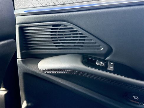 Used 2025 Jeep Wagoneer S Limited image 29