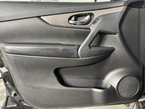 Used 2014 Nissan Rogue S AWD/4WD image 34