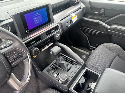 New 2026 Toyota 4Runner SR5 AWD/4WD image 20