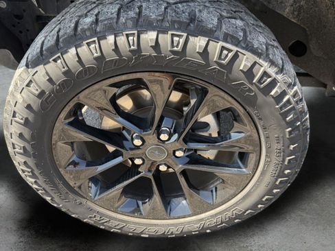 Used 2024 Jeep Wrangler Unlimited Sahara AWD/4WD image 42
