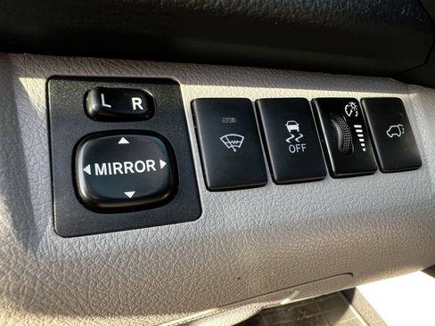 Used 2011 Toyota Highlander Limited w/ Tow Pkg image 15