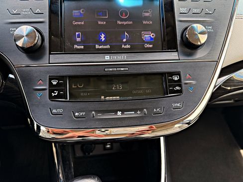 Used 2013 Toyota Avalon Limited FWD image 19