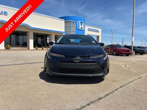 Used 2024 Toyota Corolla LE FWD image 8