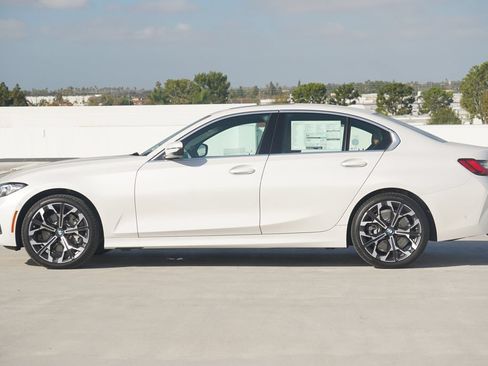 Used 2026 BMW 330i Sedan w/ Premium Package RWD image 4
