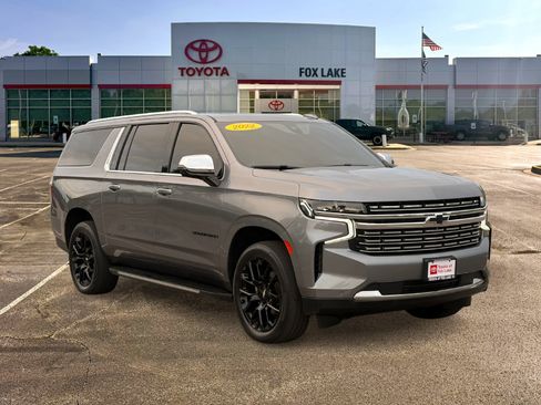 Used 2022 Chevrolet Suburban Premier AWD/4WD image 7