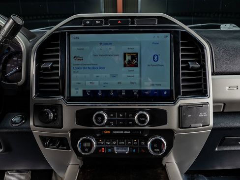 Used 2022 Ford F250 Lariat w/ Black Appearance Package image 24