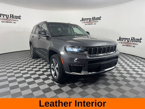 Used 2023 Jeep Grand Cherokee L Limited w/ Luxury Tech Group II image 6