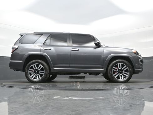 Used 2022 Toyota 4Runner Limited image 36