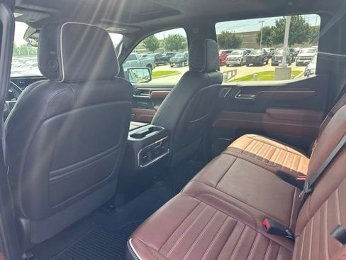 Used 2024 GMC Sierra 1500 Denali Ultimate AWD/4WD image 8