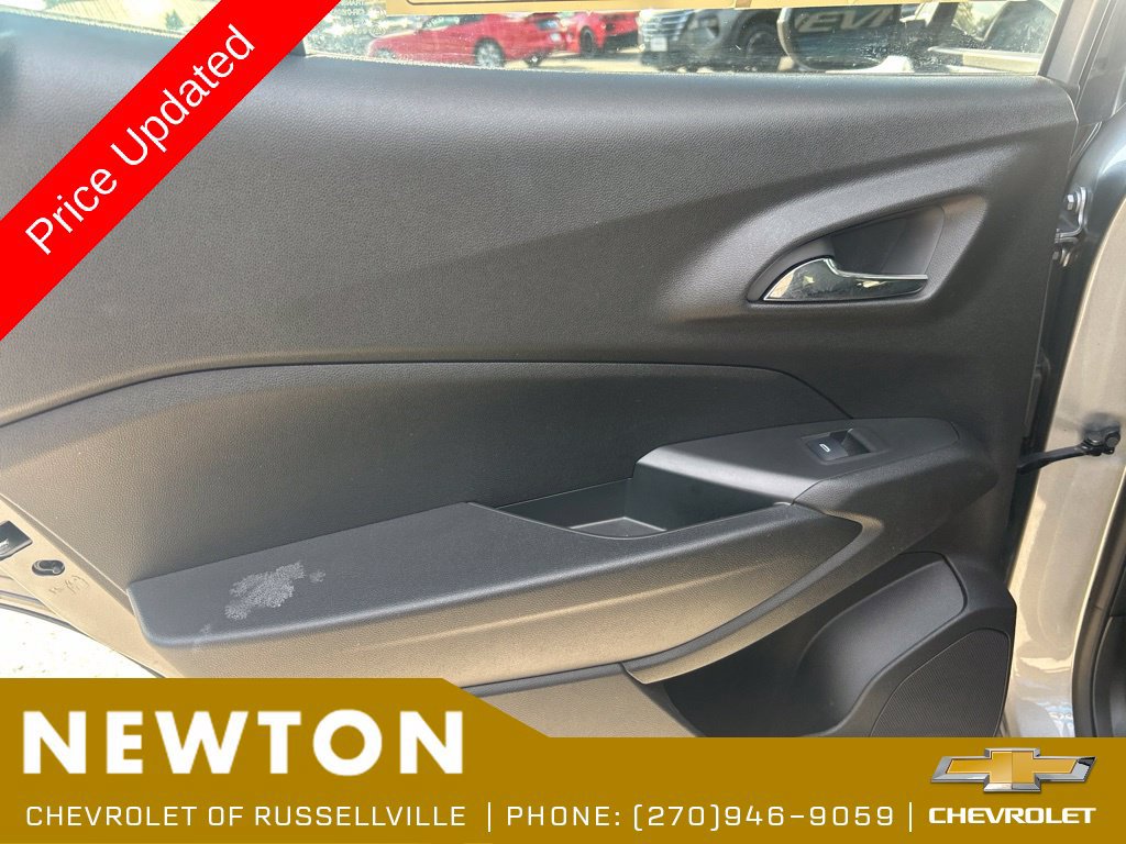Used 2024 Chevrolet Trax ACTIV w/ Driver Confidence Package FWD image 32