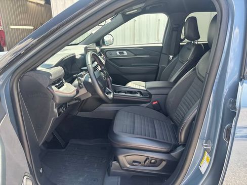 Used 2025 Ford Explorer ST-Line AWD/4WD image 9