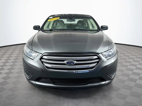 Used 2015 Ford Taurus SE FWD image 4