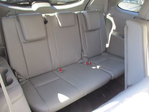 Used 2019 Toyota Highlander XLE image 28