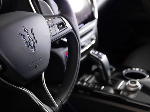 Used 2023 Maserati Ghibli Modena image 35