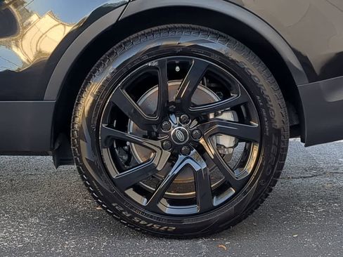 Certified 2024 Land Rover Discovery S image 13