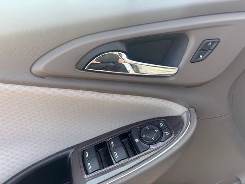 Used 2017 Chevrolet Malibu LT w/ Driver Confidence Package FWD image 11