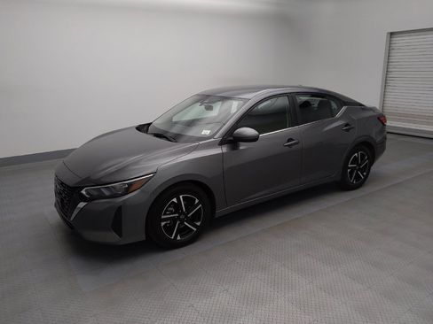Used 2024 Nissan Sentra SV image 2