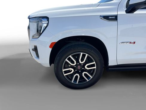 Used 2021 GMC Yukon AT4 w/ AT4 Premium Plus Package AWD/4WD image 9