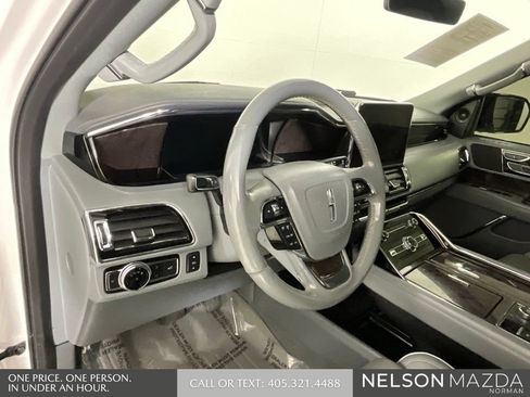 Used 2019 Lincoln Navigator L Select RWD image 33
