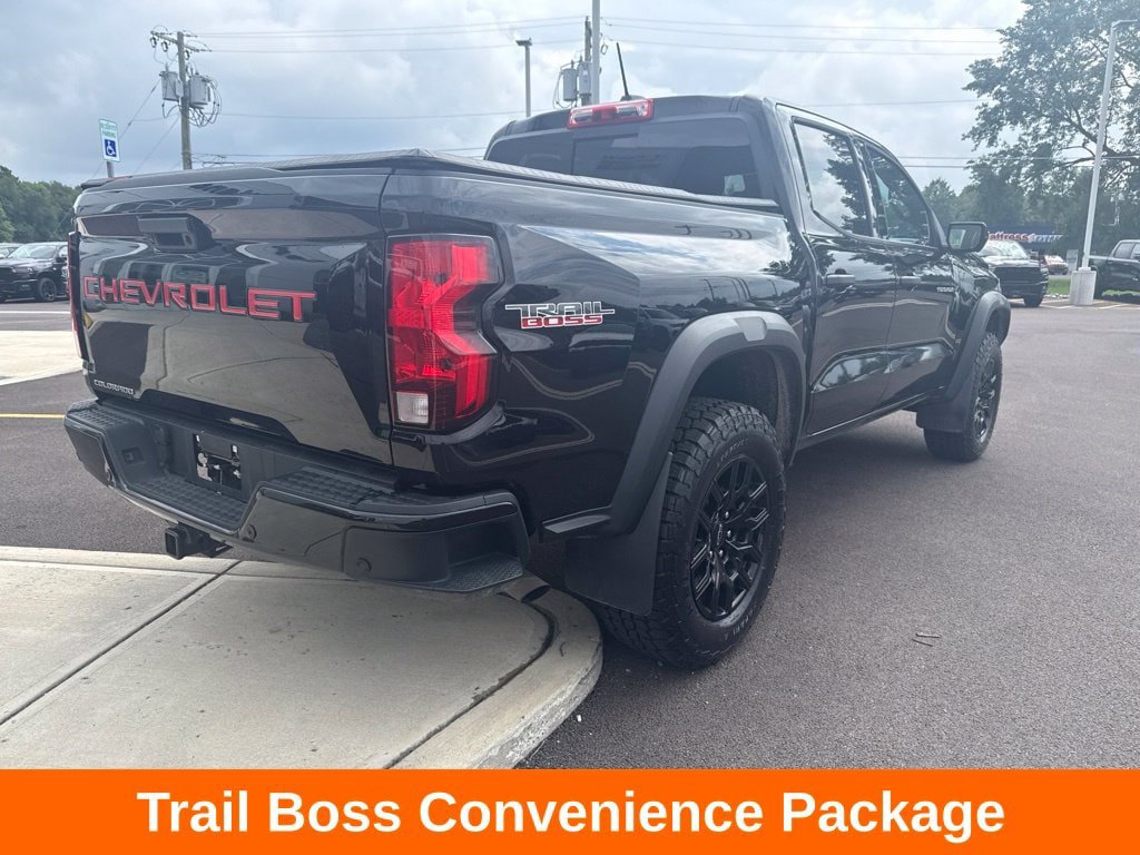 Used 2024 Chevrolet Colorado Trail Boss w/ Technology Package AWD/4WD image 9