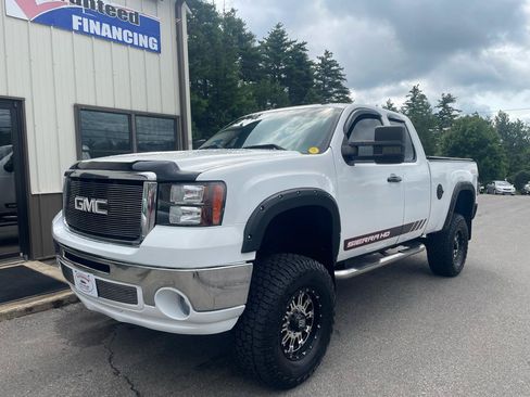 Used 2007 GMC Sierra 2500 SLE w/ SLE2 Audio Package AWD/4WD image 1
