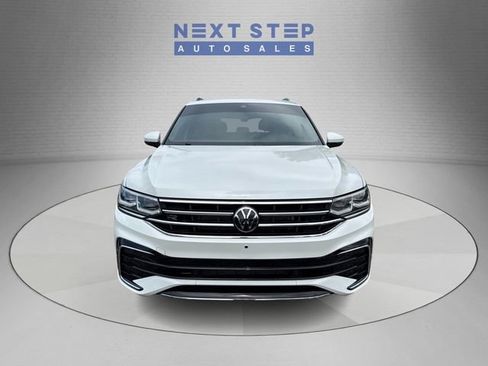 Used 2022 Volkswagen Tiguan SEL R-Line AWD/4WD image 2