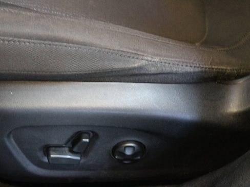 Used 2015 Chrysler 200 Limited w/ Comfort Group image 17