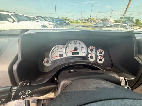 Used 2003 HUMMER H2 w/ Preferred Equipment Group AWD/4WD image 16