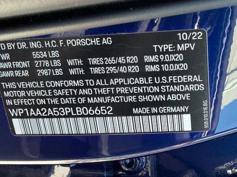 Certified 2023 Porsche Macan AWD/4WD image 20