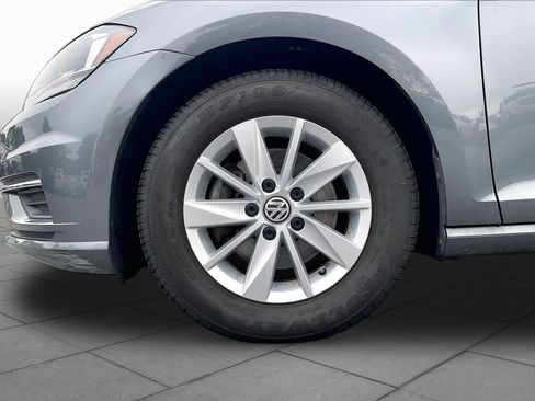 Used 2019 Volkswagen Golf S FWD image 9