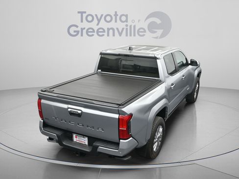 Used 2025 Toyota Tacoma Limited AWD/4WD image 16