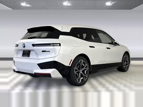 Used 2025 BMW iX M60 image 8
