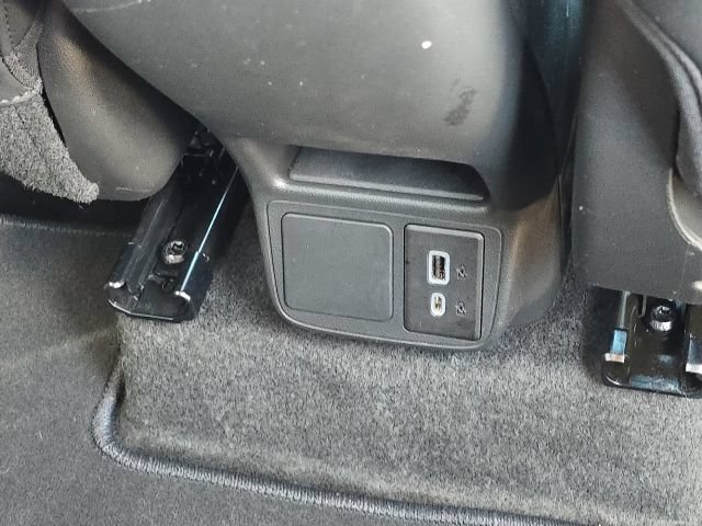 Used 2023 Buick Encore GX Select w/ Sport Touring Package FWD image 17