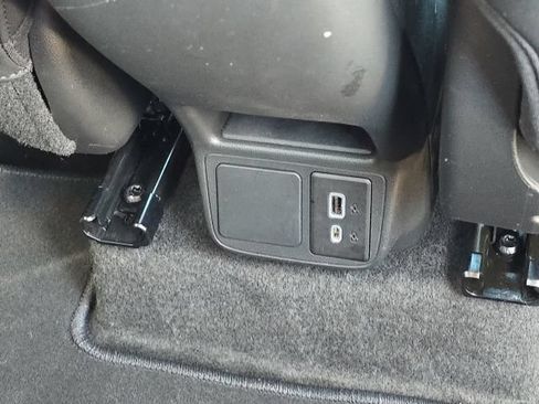 Used 2023 Buick Encore GX Select w/ Sport Touring Package FWD image 17