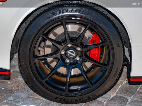 Used 2025 Nissan Z NISMO w/ Floor Mat Package RWD image 39