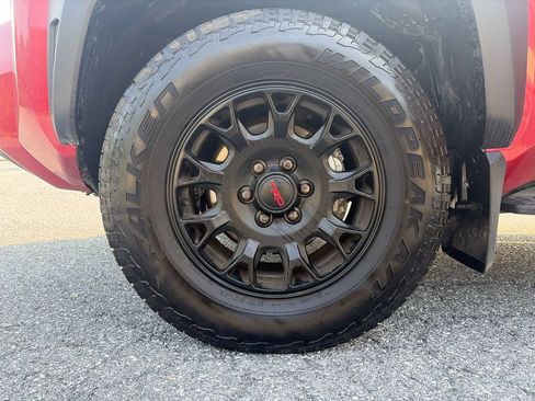 Used 2025 Toyota 4Runner TRD Off-Road Premium w/ Tow Technology Package AWD/4WD image 32