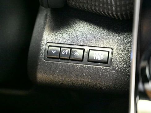 Used 2024 Toyota bZ4X XLE image 38