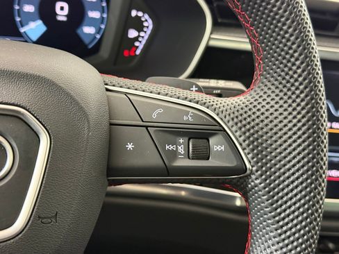 Certified 2025 Audi Q3 2.0T Premium Plus w/ Premium Plus Package image 29