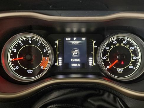 Used 2015 Jeep Cherokee Latitude w/ Comfort/Convenience Group AWD/4WD image 27