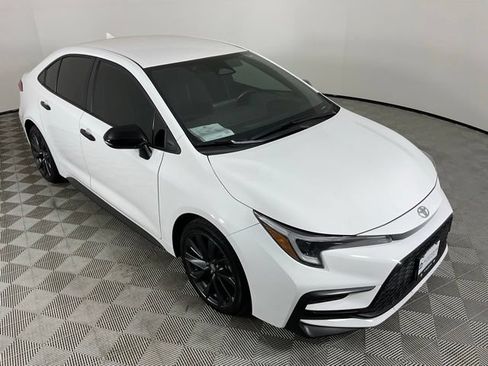 Used 2025 Toyota Corolla SE FWD image 10