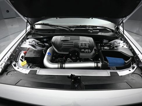 Used 2018 Dodge Challenger SXT w/ Super Sport Group (SS/T) image 42